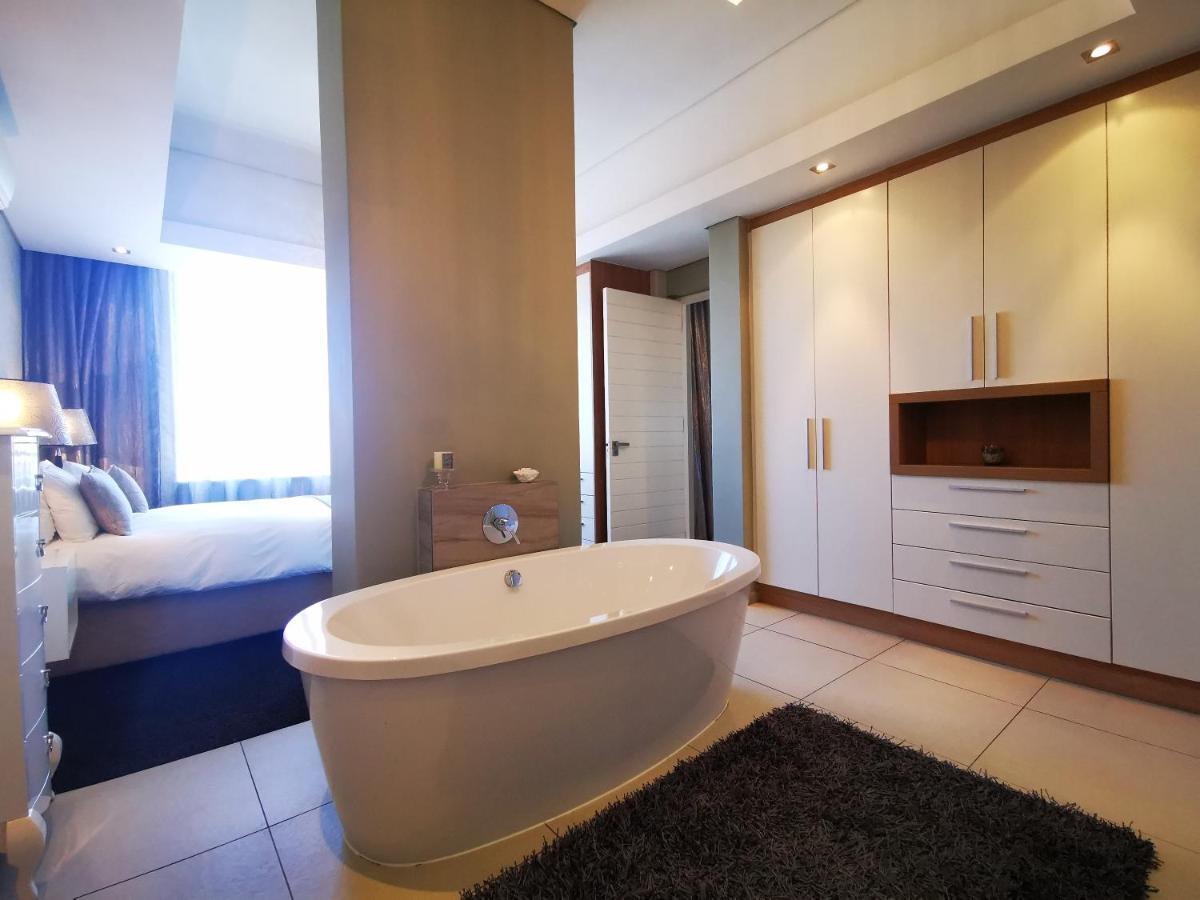 Crystal Towers 208 Luxury 2 Bedroom Apartment Cape Town Bagian luar foto